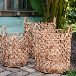 PANIER TRESSÉ EN FEUILLES DE BANANIER