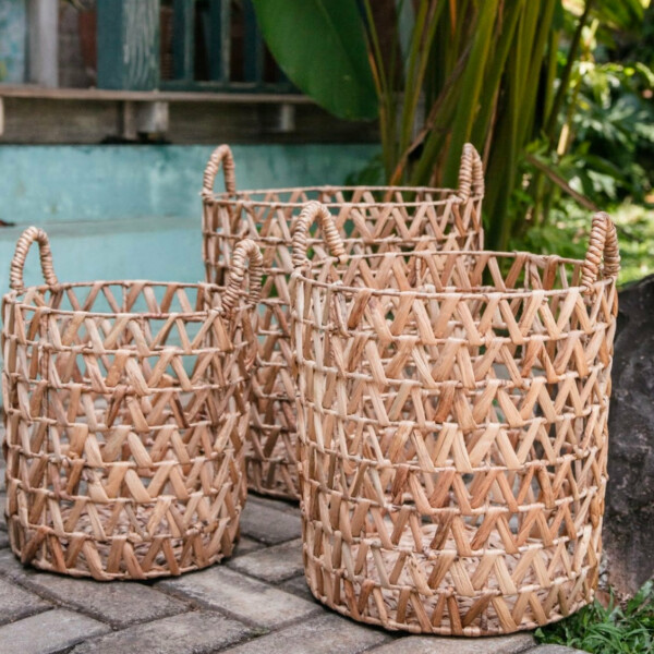PANIER TRESSÉ EN FEUILLES DE BANANIER